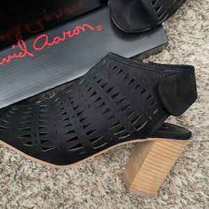 David Aaron Black Laser-Cut Block Heel Sandal size 8